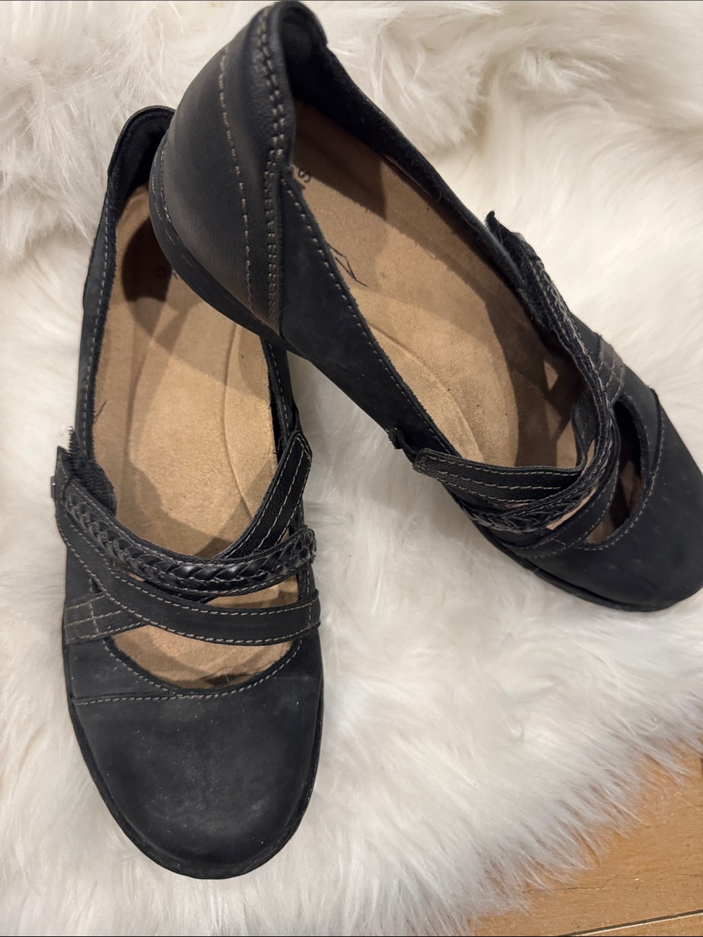 Earth Origins Black Braided Cross-Strap Slip-On Flats 10 - Picture 4 of 8